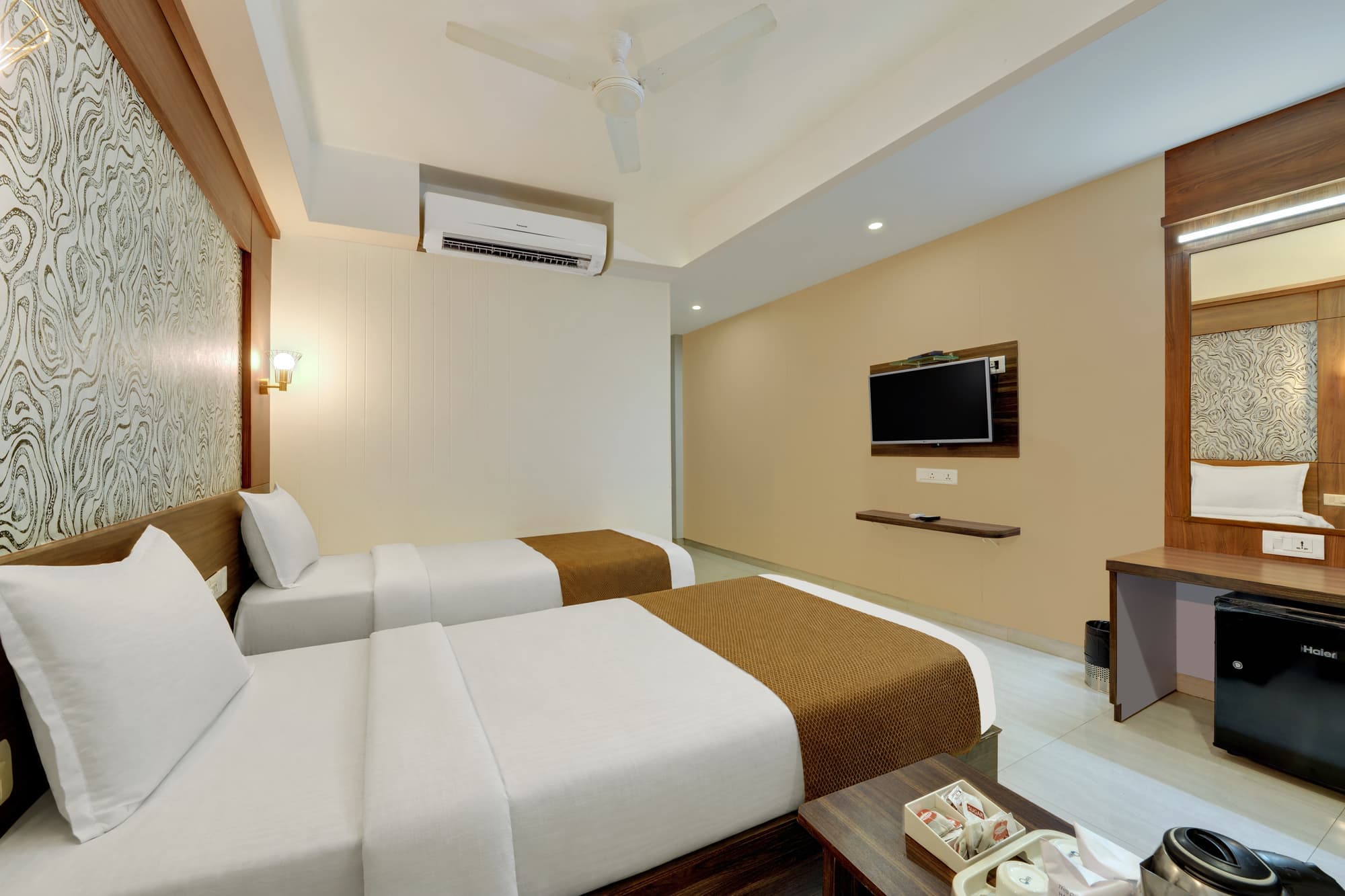 Hotel Shital Inn Deluxe Twin Bed Room
